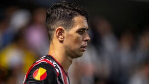 Oscar durante jogo do São Paulo