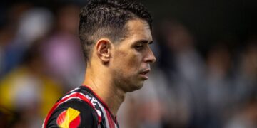 Oscar durante jogo do São Paulo