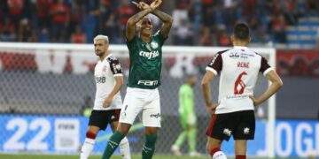Deyverson comemora gol que deu título ao Palmeiras em 2021