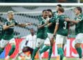 Jogadores do Palmeiras comemorando gol