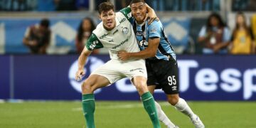 Lance do jogo entre Grêmio e Palmeiras