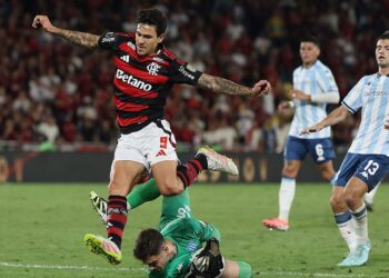 Pedro durante jogo do Flamengo