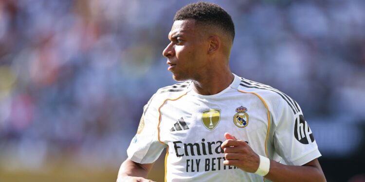 PSG segue em batalha na Justiça contra Mbappé