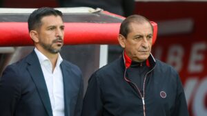 Ramón Díaz durante jogo do Internacional