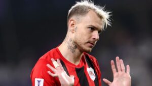 Róger Guedes em jogo no Catar - (Créditos: Getty Images)