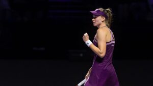 Rybakina comemorando ponto no WTA Finals