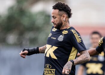 Neymar em treino do Santos