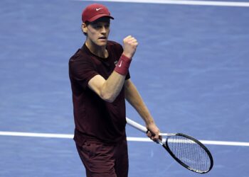 Sinner durante jogo contra Zverev