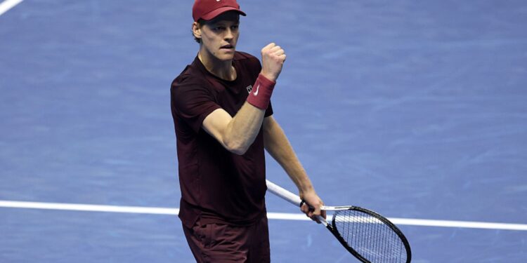 Sinner durante jogo contra Zverev