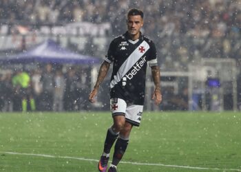 Coutinho durante jogo do Vasco contra o Internacional