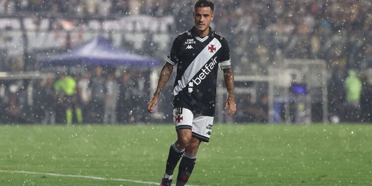 Coutinho durante jogo do Vasco contra o Internacional