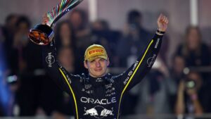 Max Verstappen comemorando vitória em Las Vegas