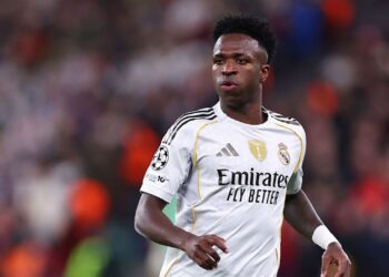 Vini Jr em ação contra o Liverpool