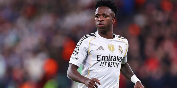 Vini Jr em ação contra o Liverpool