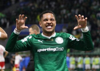 Palmeiras fatura premiações históricas e mantém estrutura sólida para 2026
