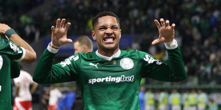 Palmeiras fatura premiações históricas e mantém estrutura sólida para 2026