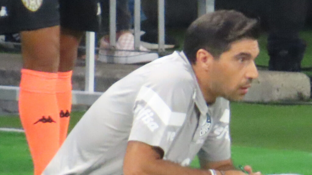 Quanto ganha um técnico de futebol no Brasil