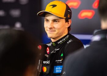 Oscar Piastri fala sobre regra papaia da McLaren e afasta polêmica