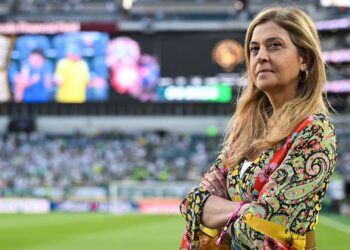 Leila Pereira solta o verbo contra o Flamengo: "O Palmeiras tem estádio"