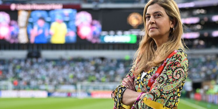 Leila Pereira solta o verbo contra o Flamengo: "O Palmeiras tem estádio"