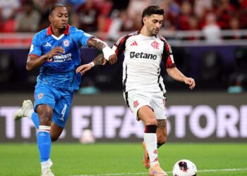 Arrascaeta marcou os dois gols do Flamengo na vitória sobre o Cruz Azul