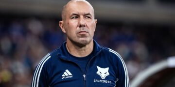 O Cruzeiro perdeu para o Corinthians na partida de ida da semifinal da Copa do Brasil