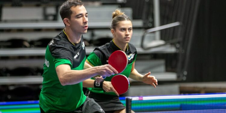 Hugo Calderano e Bruna Takahashi foram eliminados na fase de grupos do WTT Finals de Hong Kong