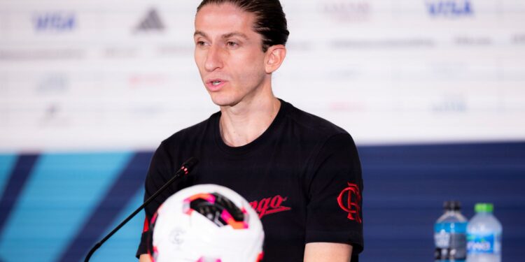 Filipe Luís se mostrou otimista com a possibilidade de poder contar com Pedro