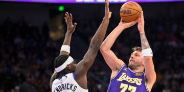 Luka Doncic comandou a vitória dos Lakers sobre o Jazz com 45 pontos