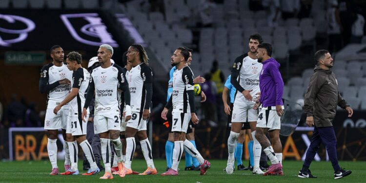 O Corinthians empatou com o Vasco na partida de ida da final da Copa do Brasil