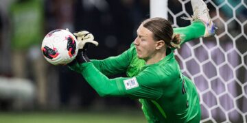 Safonov defendeu quatro pênaltis na final do Intercontinental contra o Flamengo