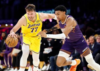 Los Angeles Lakers perde para o Phoenix Suns