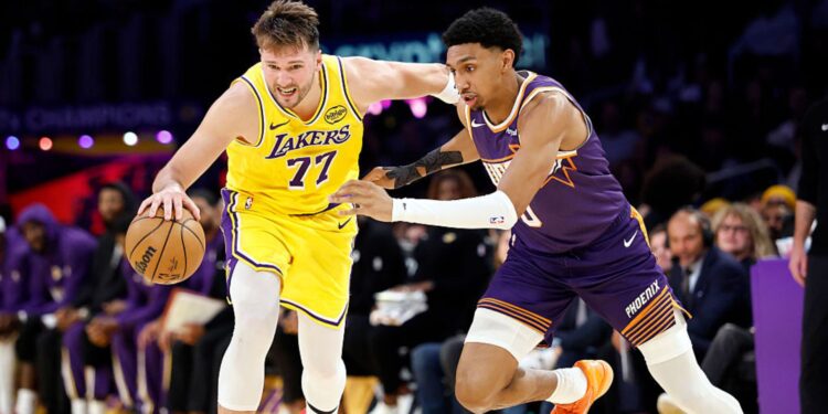 Los Angeles Lakers perde para o Phoenix Suns