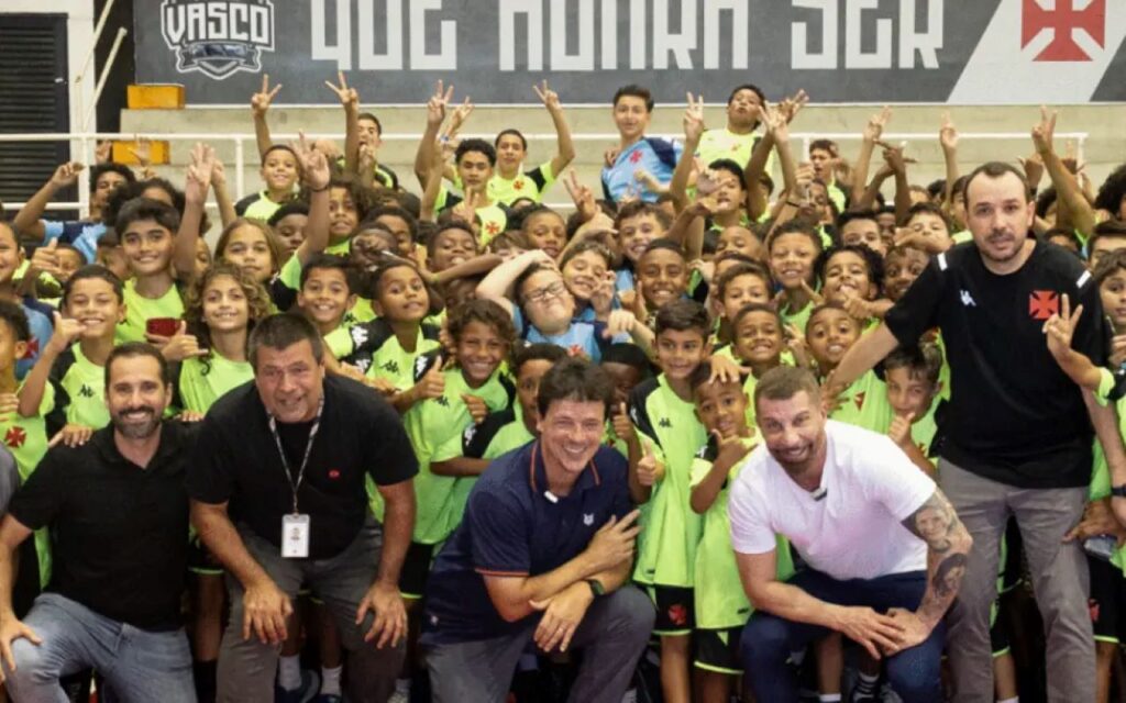 Além de formar craques, Vasco forma cidadãos através de colégio próprio
