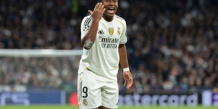 Endrick vai defender o Lyon por seis meses