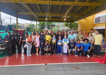 Ação uniu lutadores, autoridades e empresários - Foto: Savio Resende