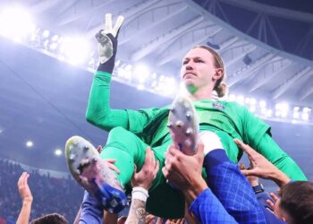 Quem é Matvei Safonov, eleito melhor jogador da final da Copa Intercontinental 2025