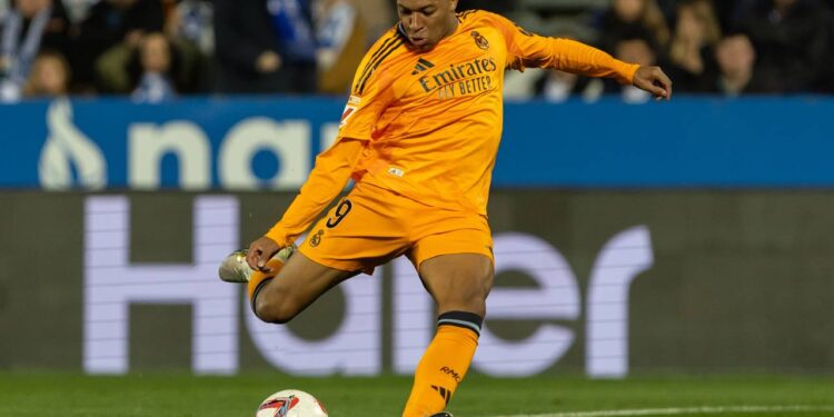 Valores históricos de Mbappé: como PSG e Real Madrid investiram milhões em um jovem craque