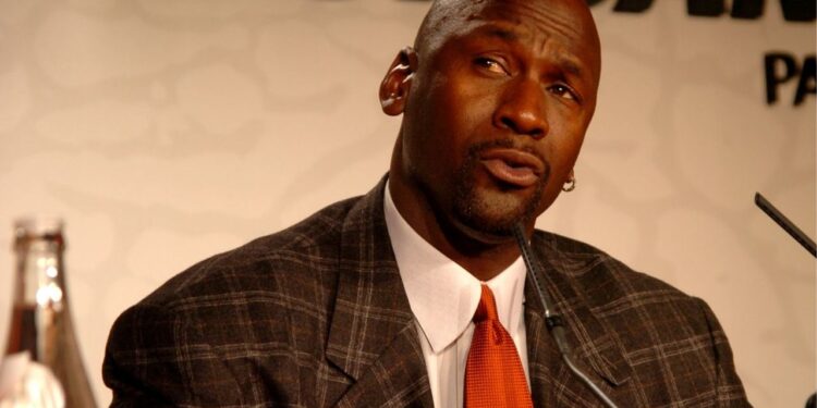 7 atletas históricos da NBA com múltiplos MVPs e desempenho consistente em suas equipes