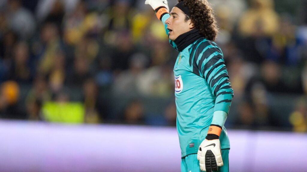 Conheça Memo Ochoa, o goleiro que virou ídolo da seleção mexicana