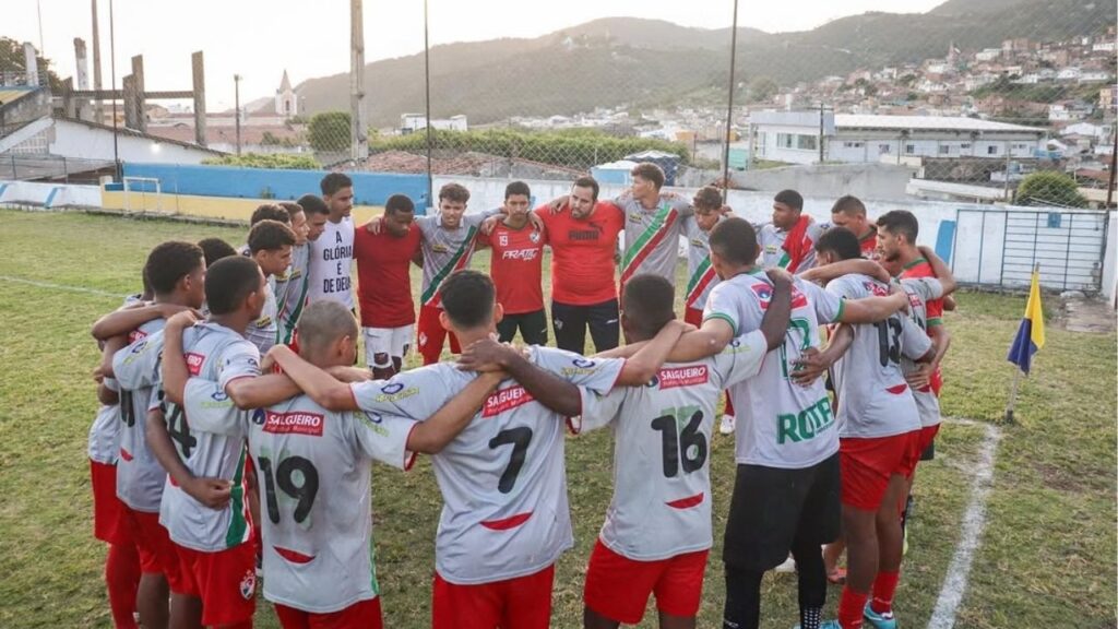 O clube Salgueiro faliu? Entenda o que aconteceu com o time pernambucano