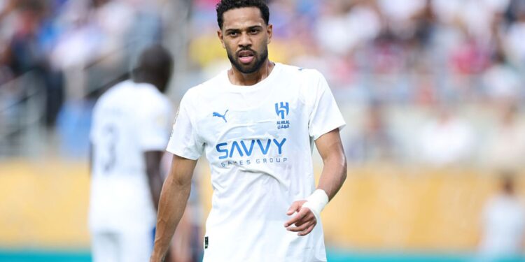 Renan Lodi é procurado pelo Atlético-MG