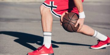 Bolas de basquete são iguais só na aparência: saiba como escolher