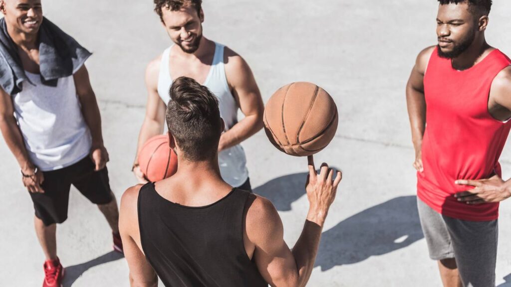 Bolas de basquete são iguais só na aparência: saiba como escolher