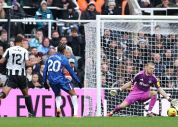 Lance do jogo entre Newcastle e Chelsea