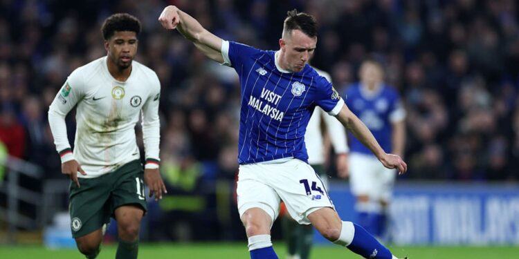 Lance do jogo entre Cardiff e Chelsea