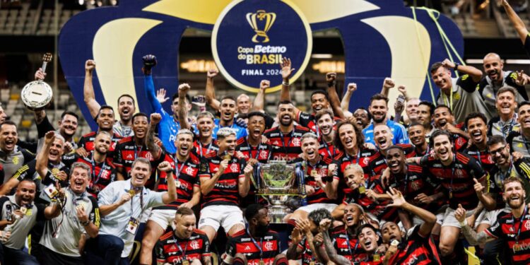 Jogadores do Flamengo comemorando título da Copa do Brasil de 2024