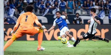 Lance do jogo entre Cruzeiro e Corinthians