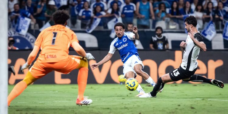 Lance do jogo entre Cruzeiro e Corinthians