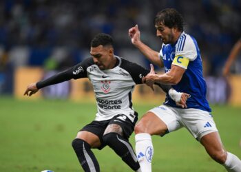 Corinthians e Cruzeiro duelam por vaga na final